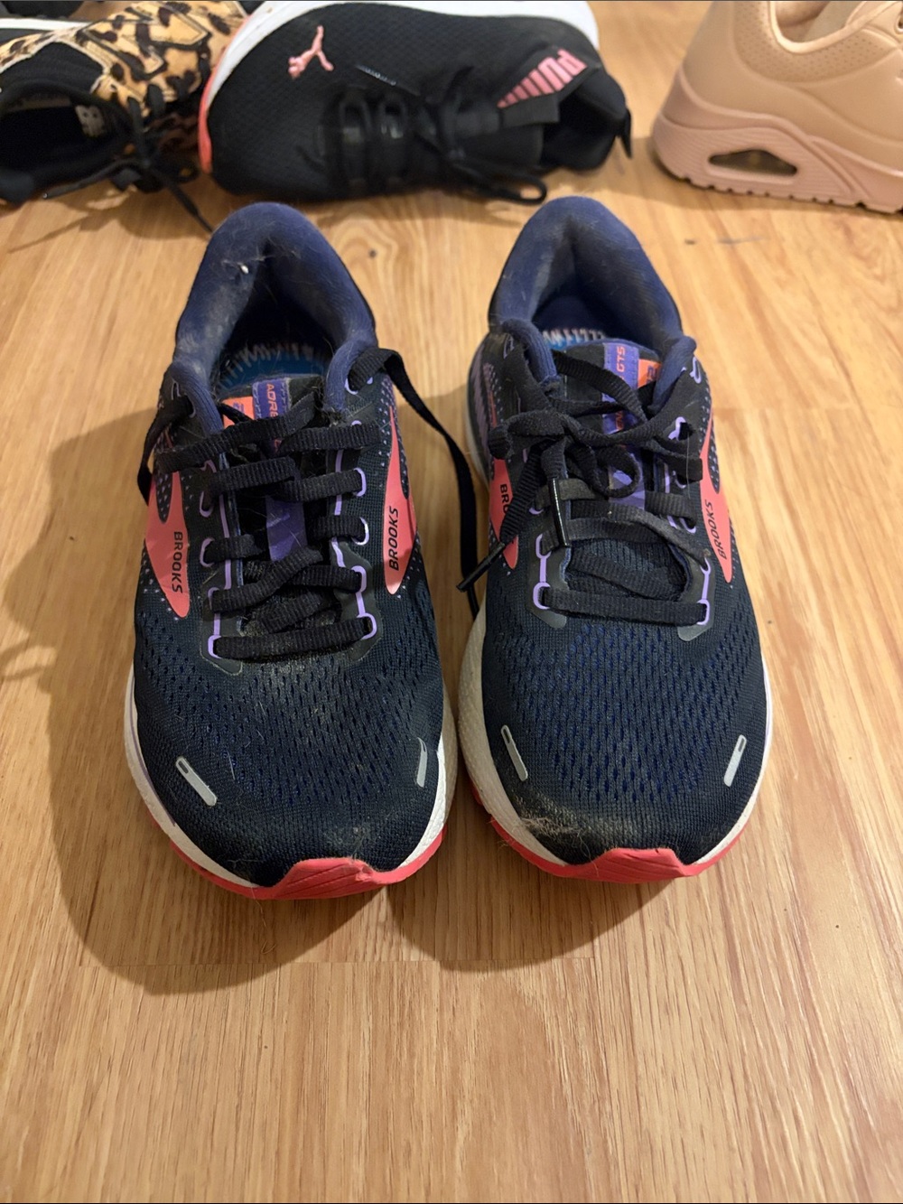 Brooks women’s Navy with Pink Accent Running Sneakers